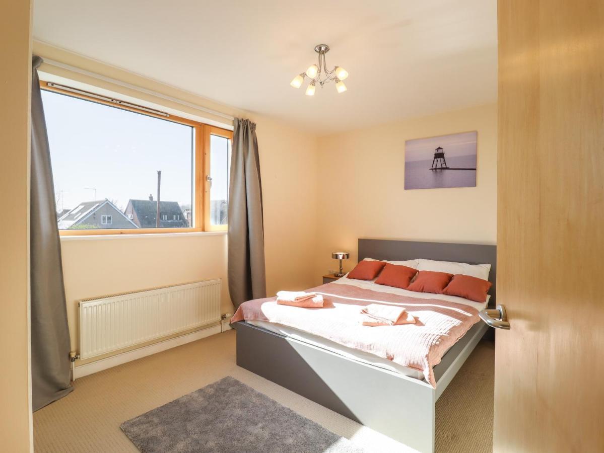 Flat 19 By The Beach Harwich Exterior photo
