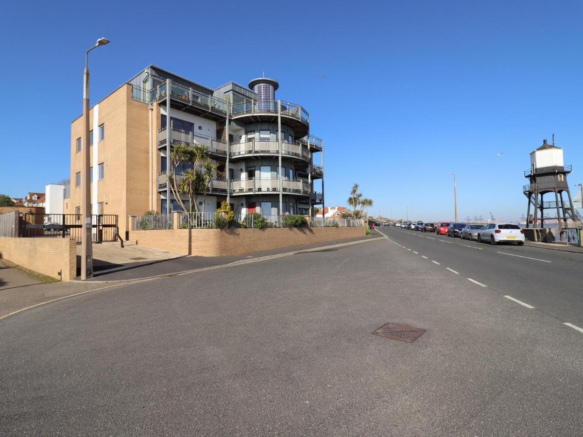 Flat 19 By The Beach Harwich Exterior photo