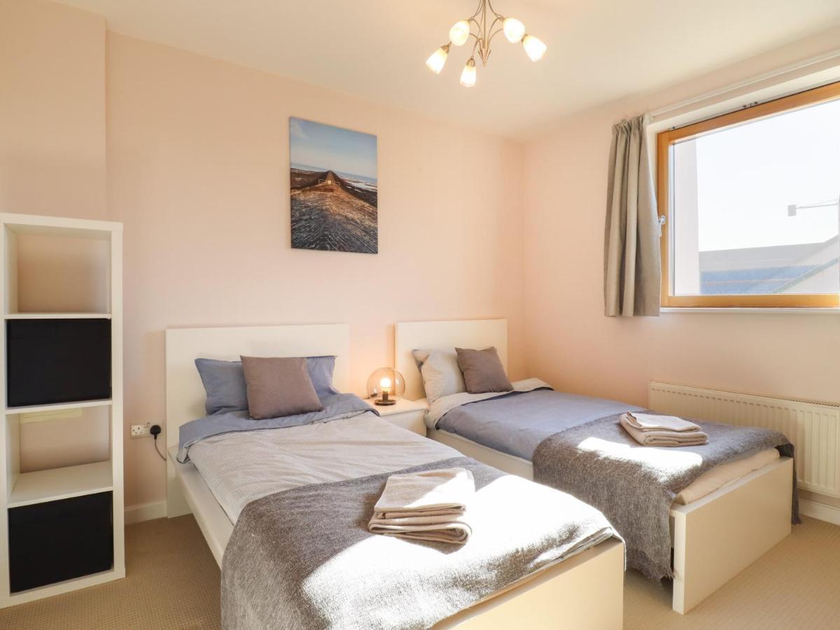 Flat 19 By The Beach Harwich Exterior photo